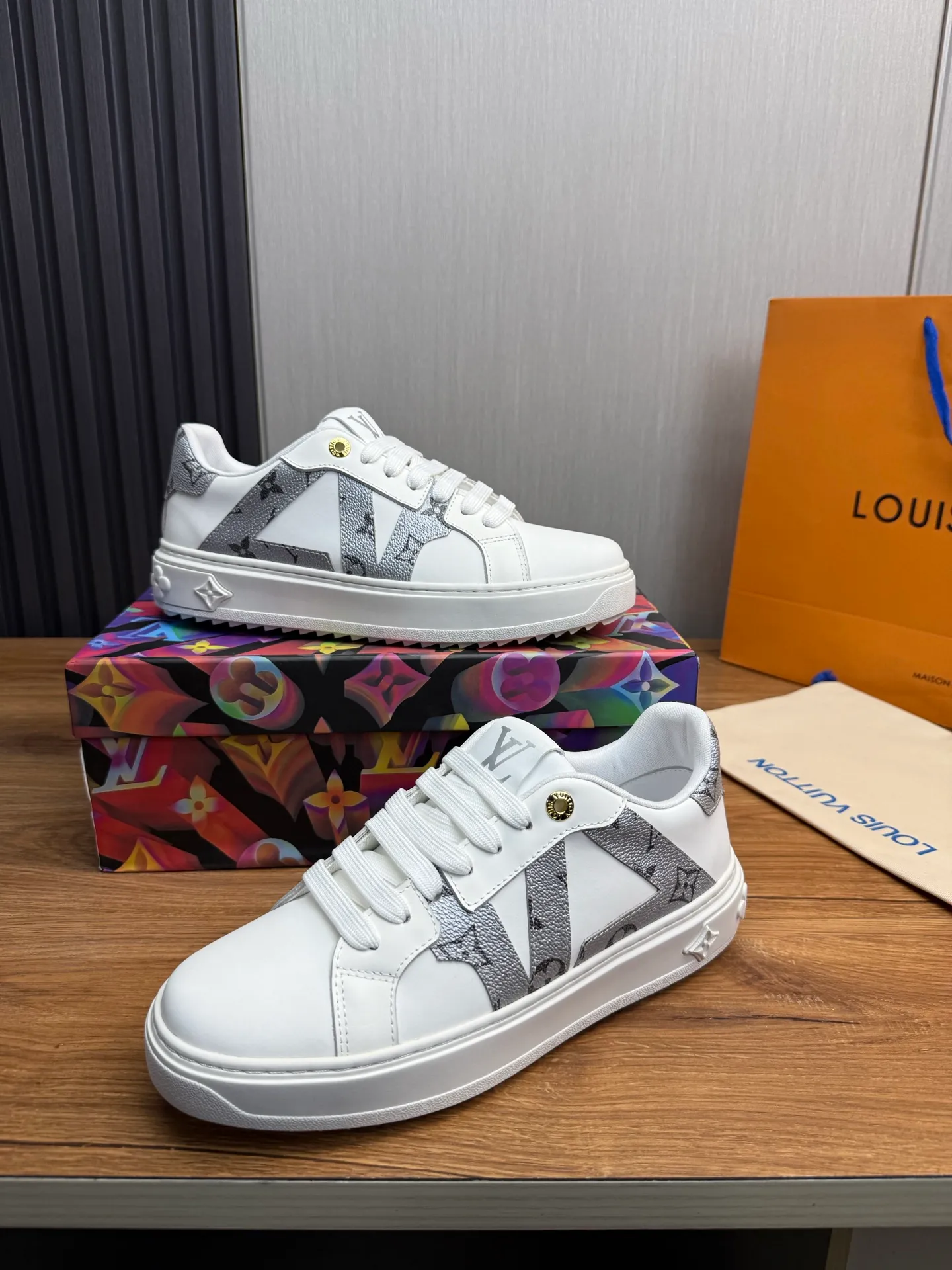 Men's shoes 💰520💰 LOUIS VUITTON [Luden Yiwei] The new trendy Lv is on the market 🎁, casual and fashionable men's shoes 👟 The upper is made of imported silk cowhide + cowhide mesh lining, the original wear-resistant rubber outsole, the version is simple and elegant, exclusive for trendy men. 38-44